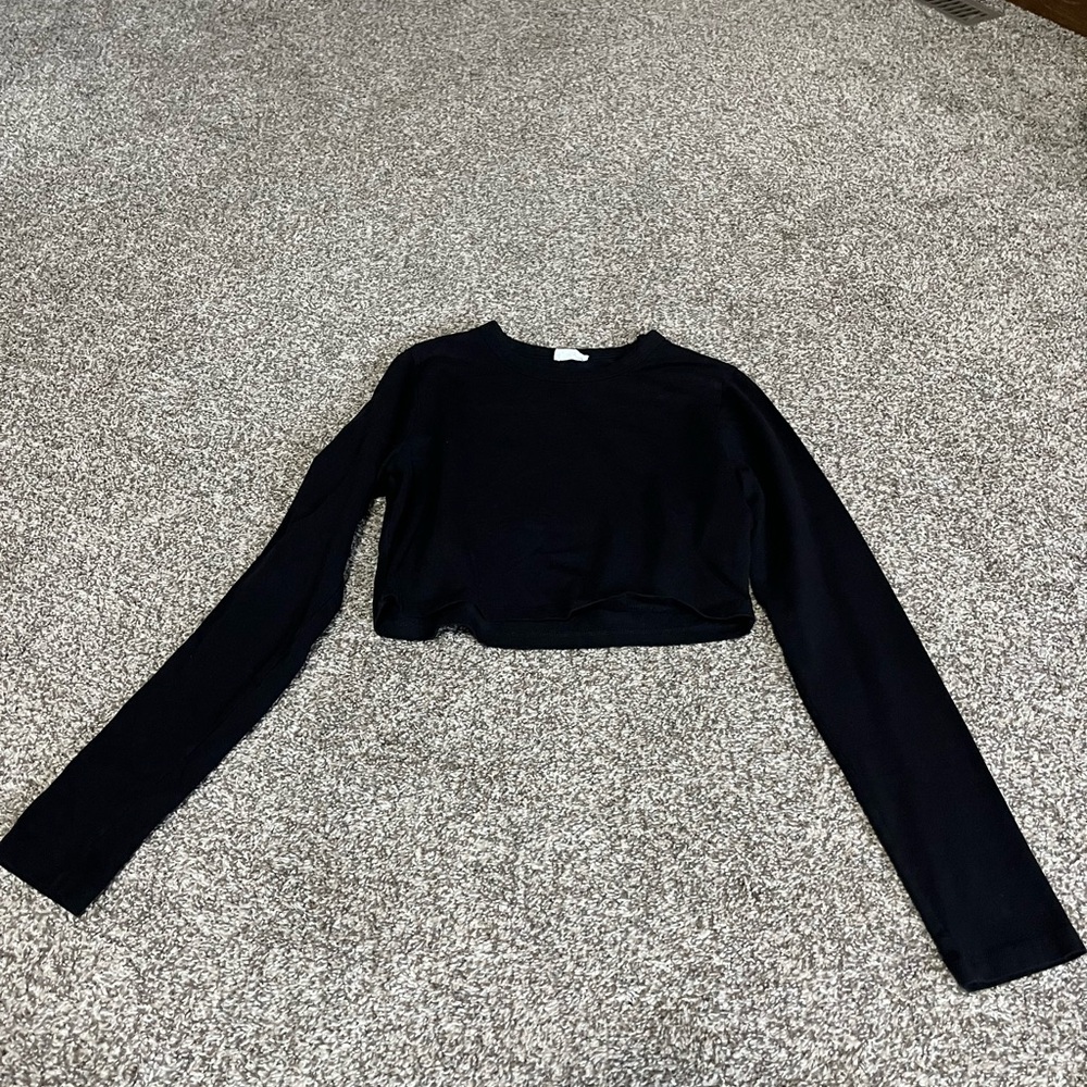 Black cropped long sleeve